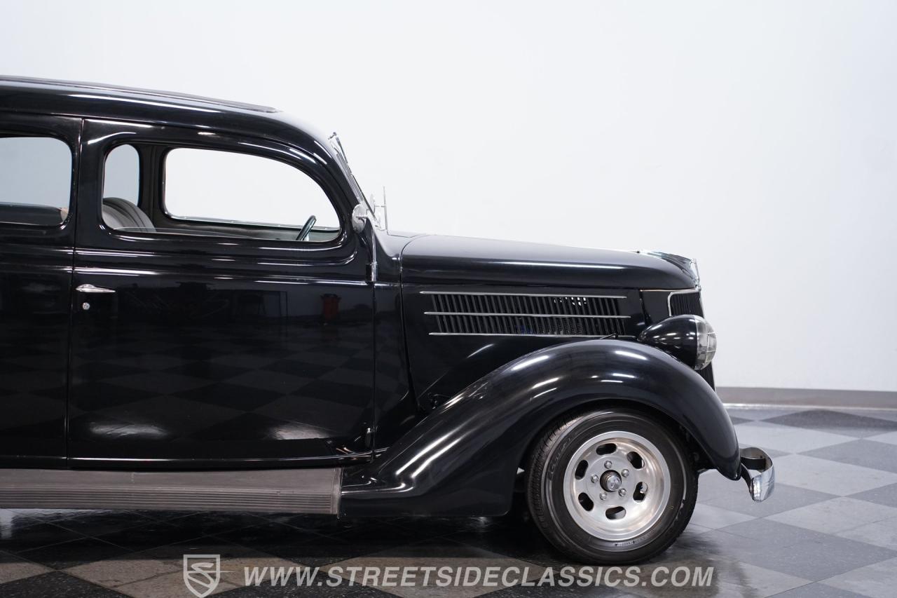 1936 Ford Tudor Humpback