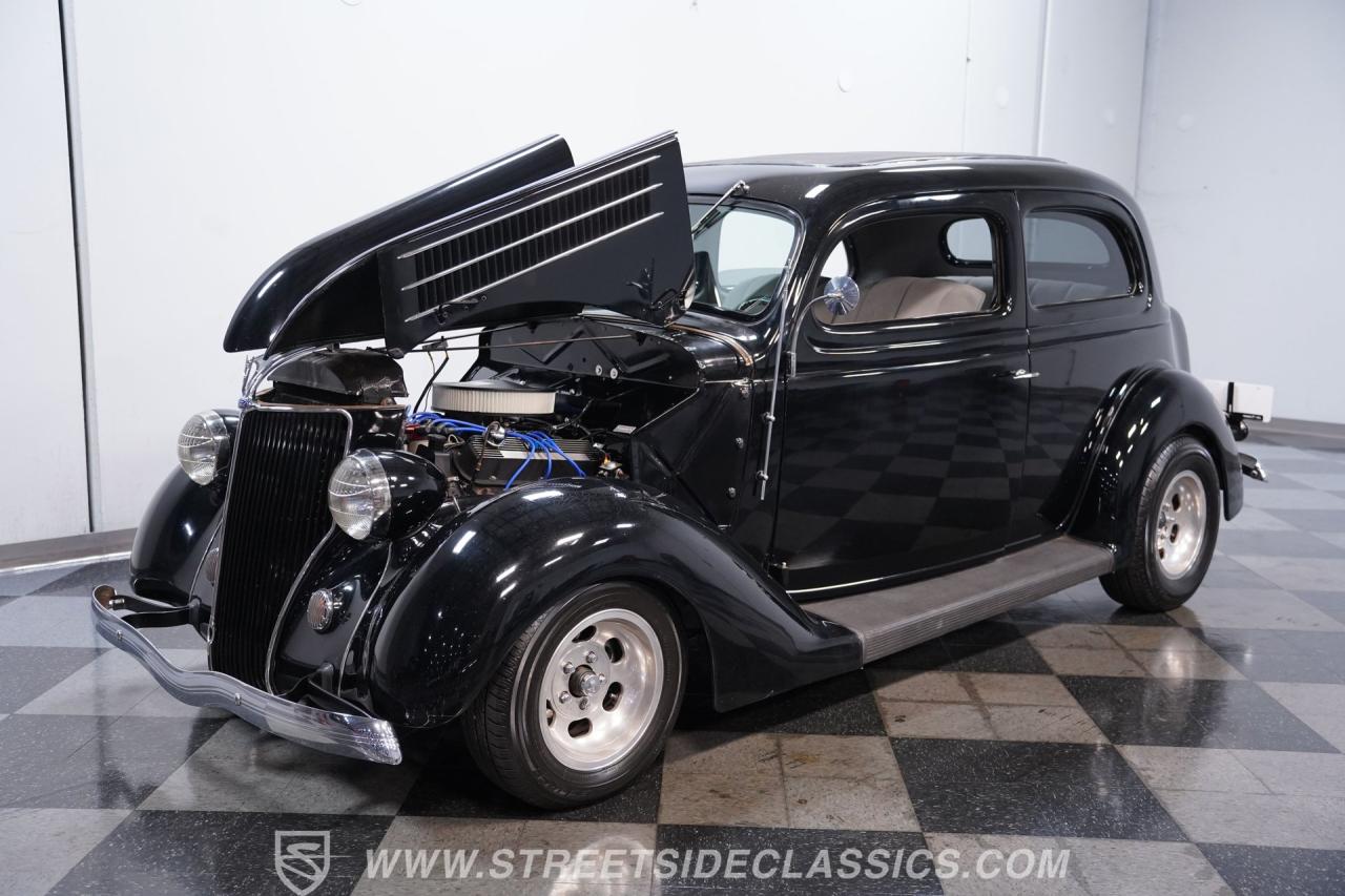 1936 Ford Tudor Humpback