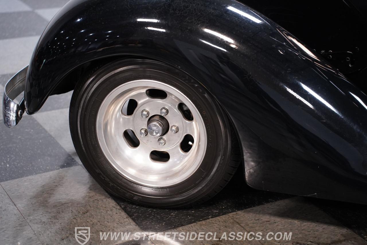 1936 Ford Tudor Humpback