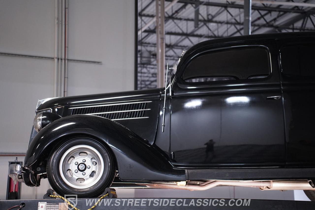 1936 Ford Tudor Humpback