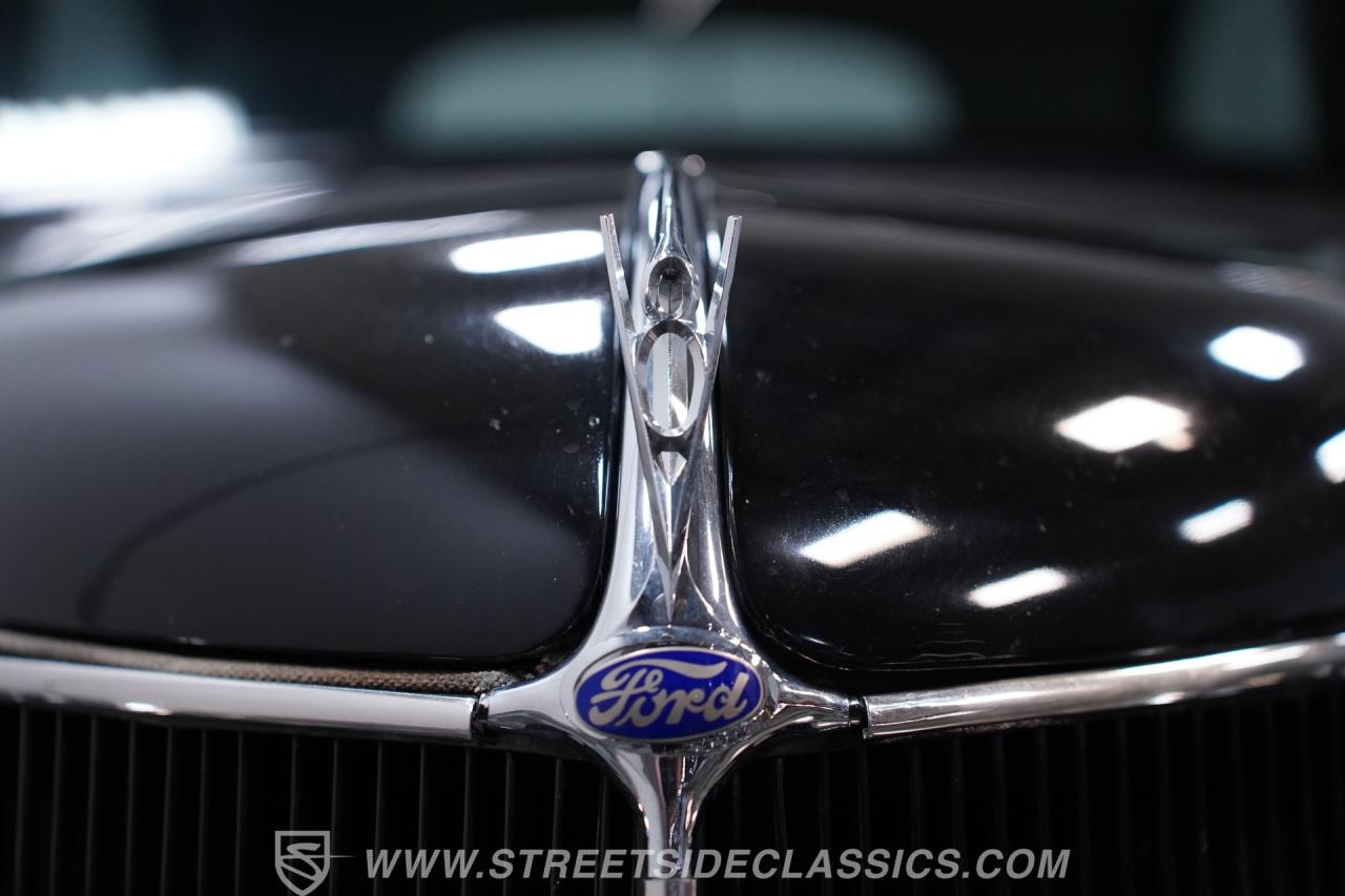 1936 Ford Tudor Humpback