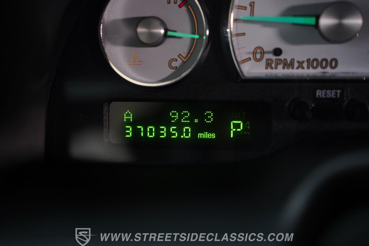 2005 Ford Thunderbird