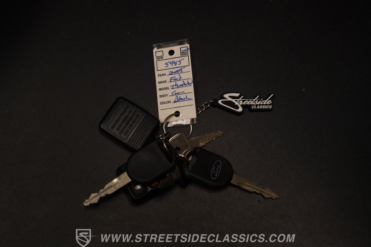 2005 Ford Thunderbird