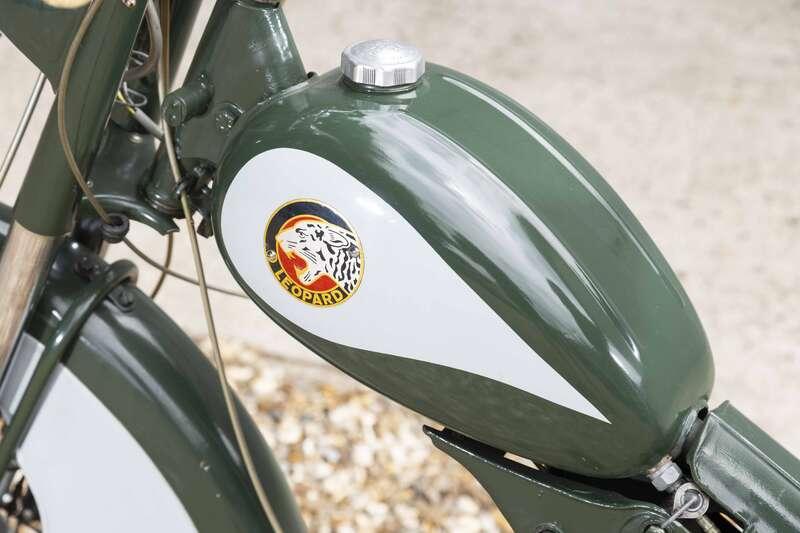 1957 LEOPARD BOBBY