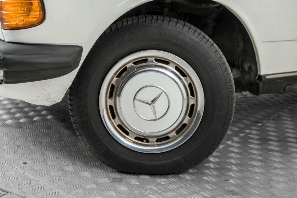 1980 Mercedes - Benz 300d w123