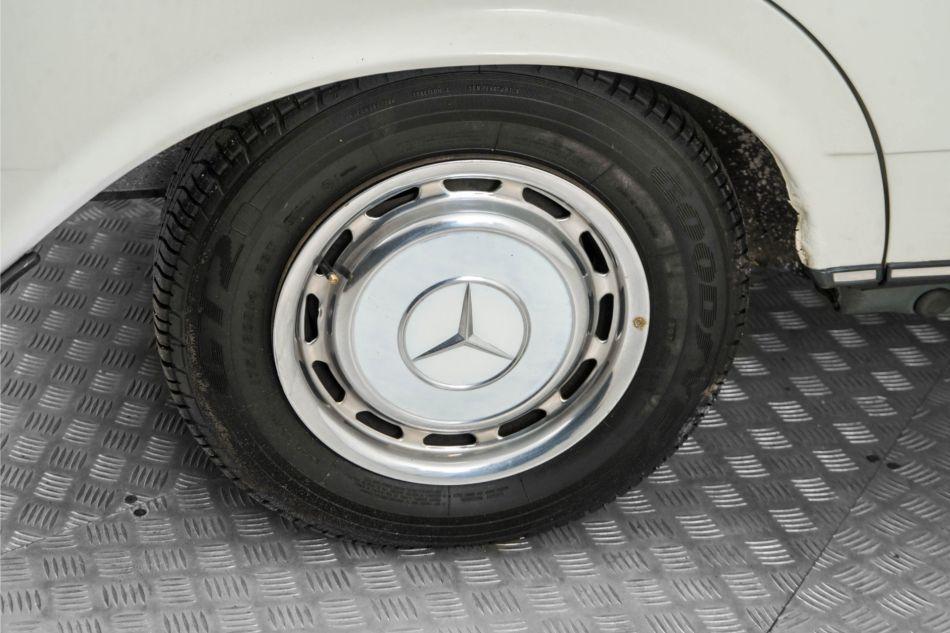 1980 Mercedes - Benz 300d w123