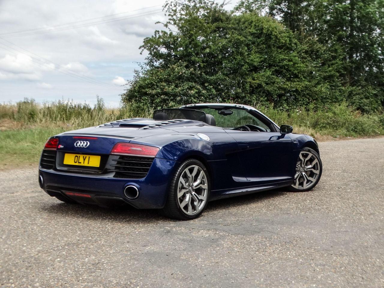 2013 Audi 5.2 FSI V10 Spyder S Tronic quattro Euro 5 2dr