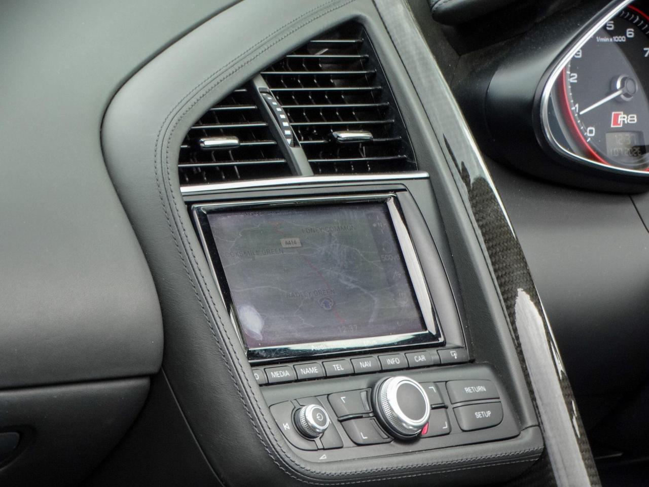 2013 Audi 5.2 FSI V10 Spyder S Tronic quattro Euro 5 2dr