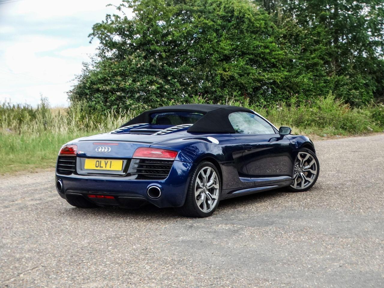 2013 Audi 5.2 FSI V10 Spyder S Tronic quattro Euro 5 2dr