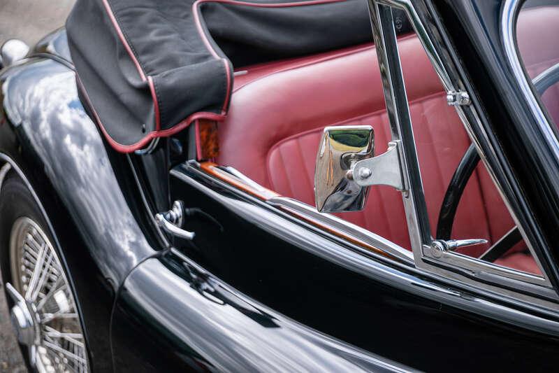 1954 Jaguar XK120 DHC