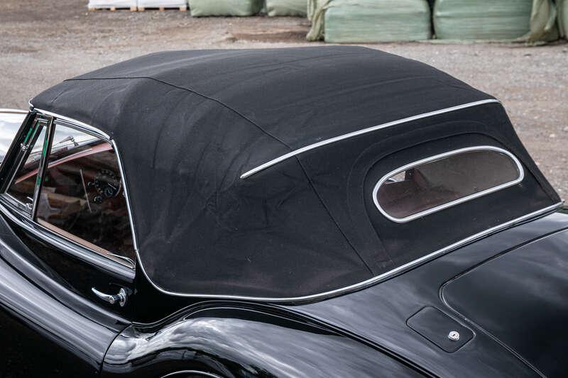1954 Jaguar XK120 DHC