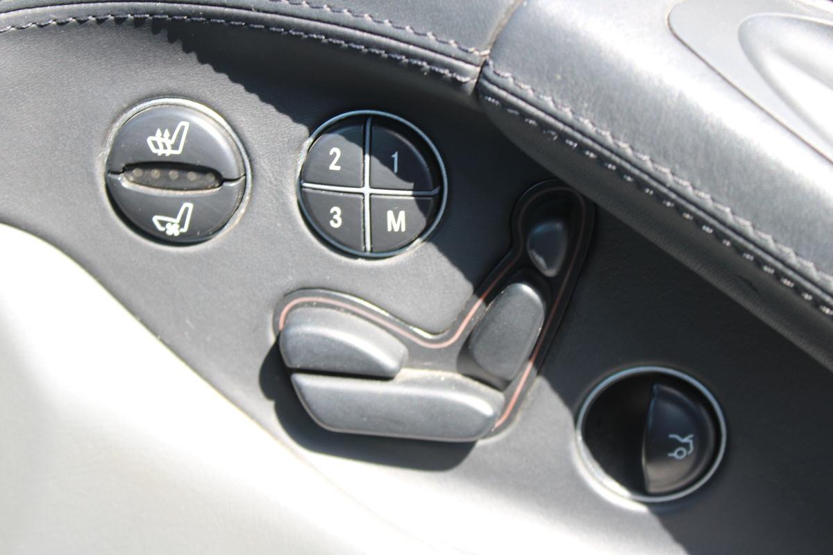 2003 Mercedes - Benz SL500 AUTO
