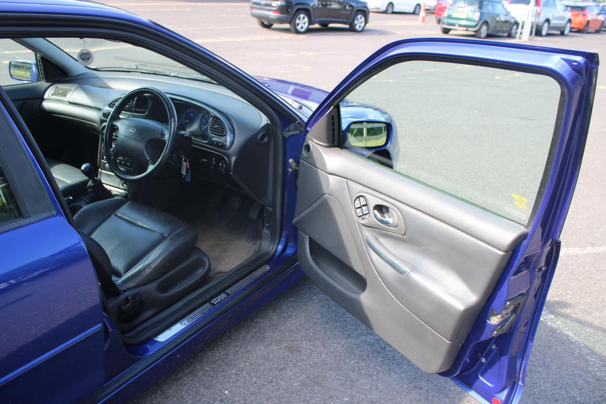 2000 Ford MONDEO ST200