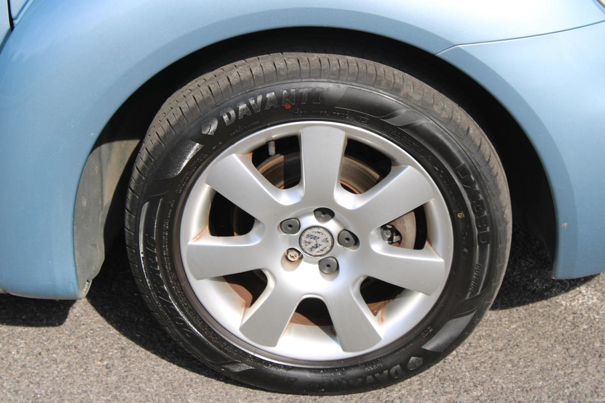 2005 Volkswagen Beetle
