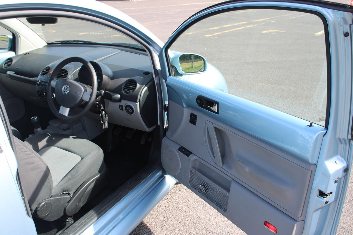 2005 Volkswagen Beetle