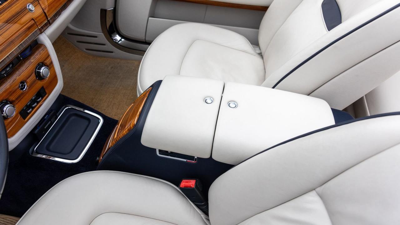 2010 Rolls - Royce Phantom Drophead Coupé