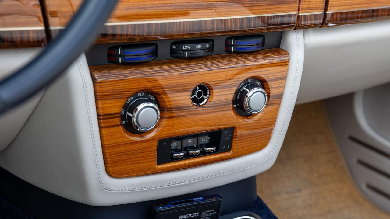 2010 Rolls - Royce Phantom Drophead Coupé