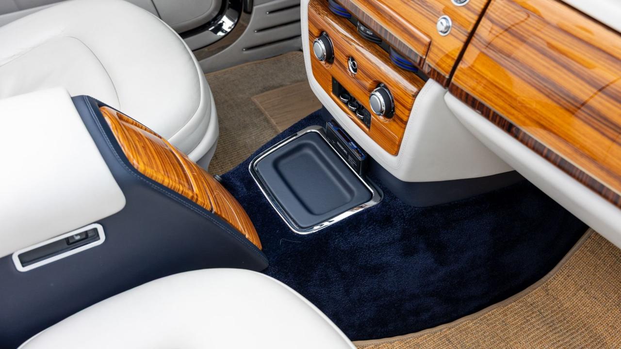 2010 Rolls - Royce Phantom Drophead Coupé