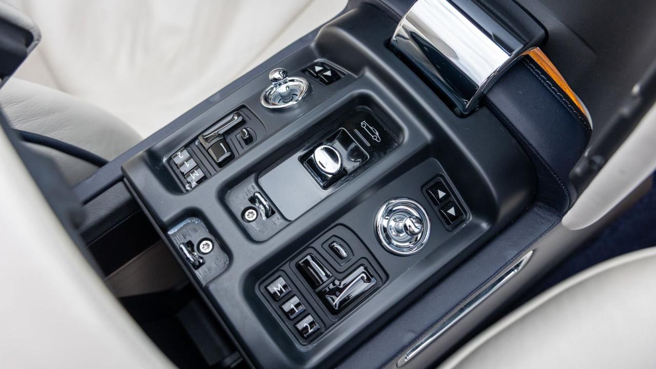 2010 Rolls - Royce Phantom Drophead Coupé