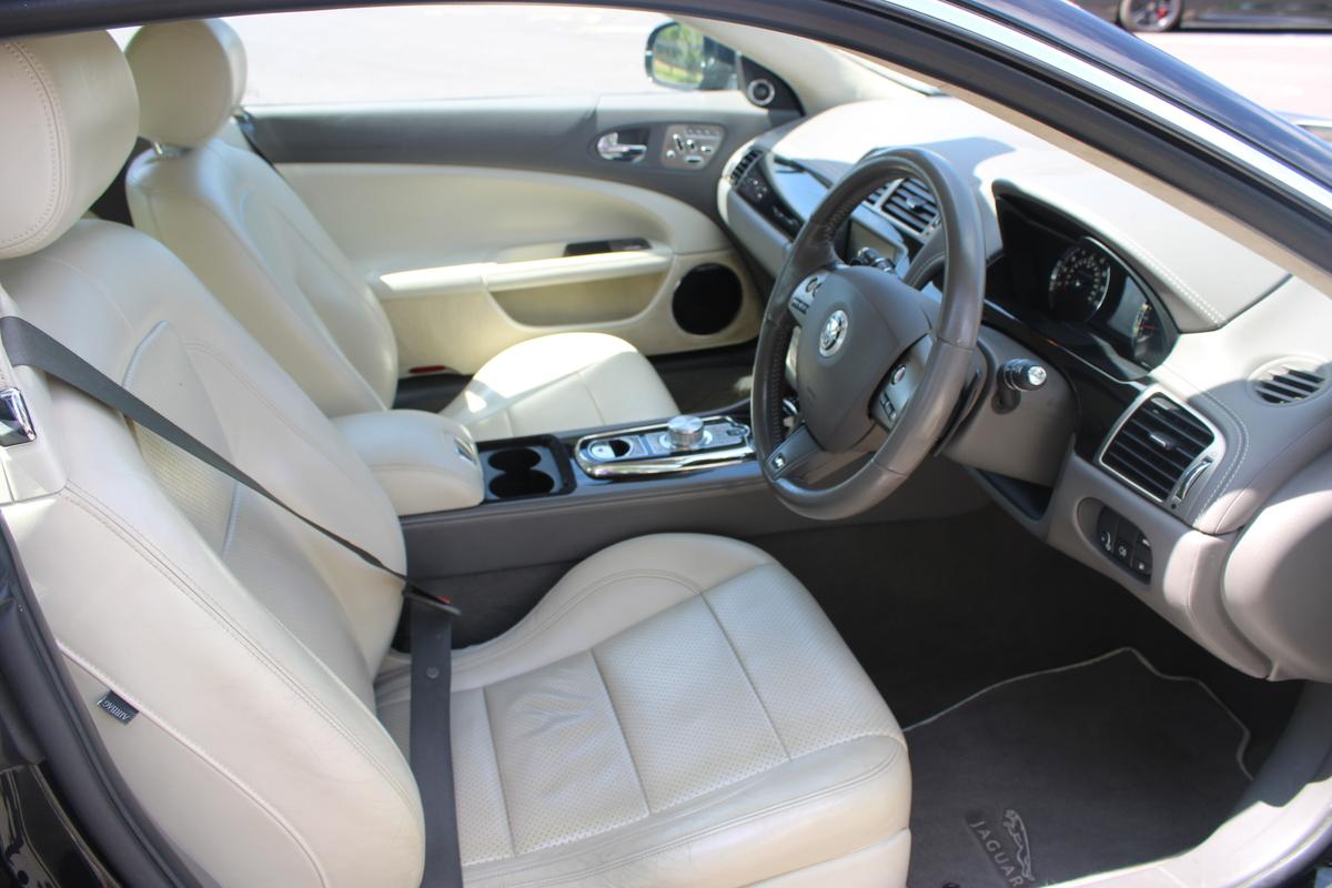 2010 Jaguar XKR AUTO 5.0 SC