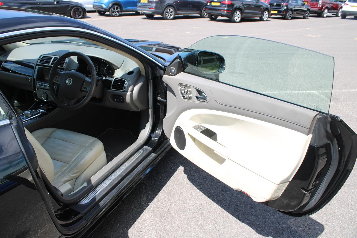 2010 Jaguar XKR AUTO 5.0 SC