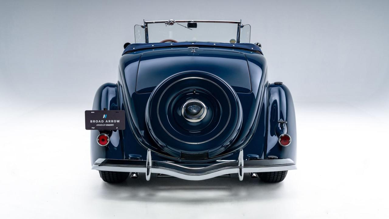 1936 Ford V8 De Luxe Roadster