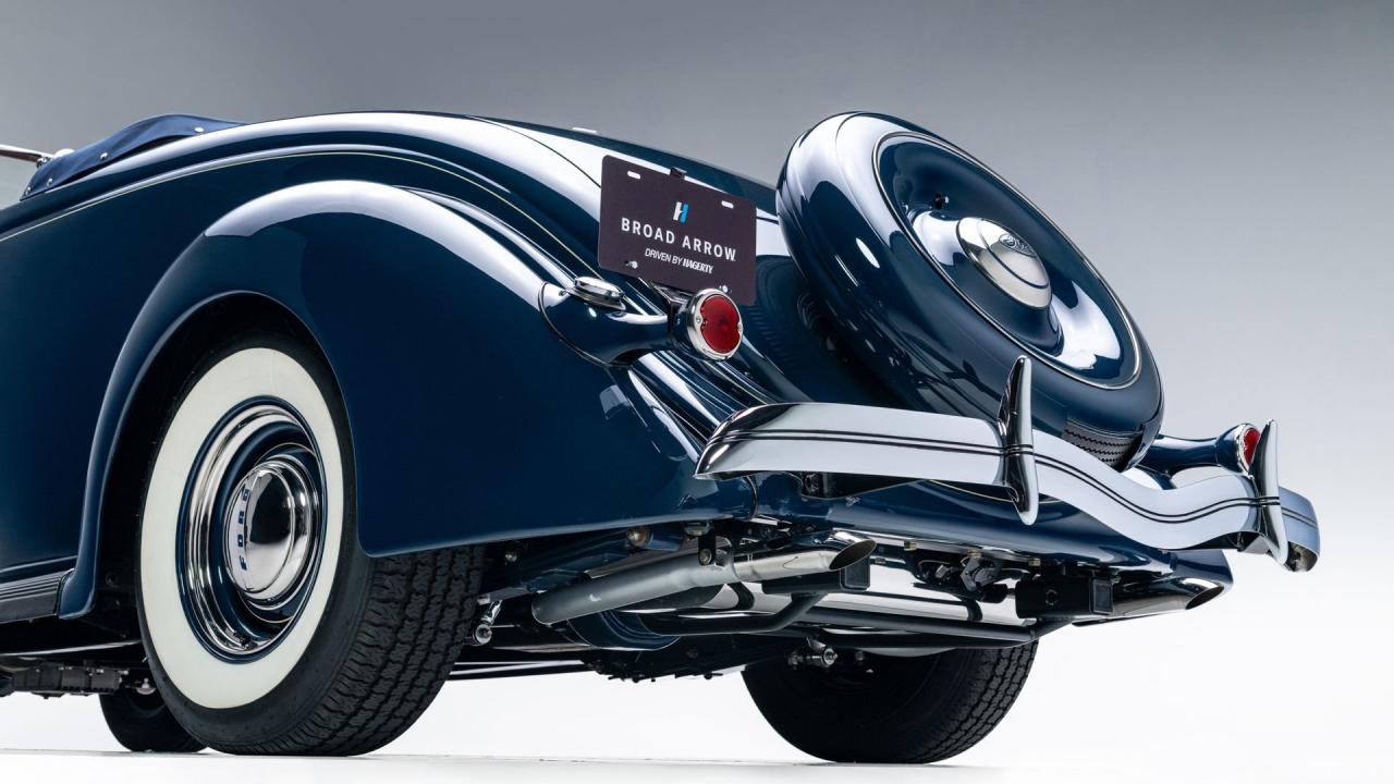 1936 Ford V8 De Luxe Roadster