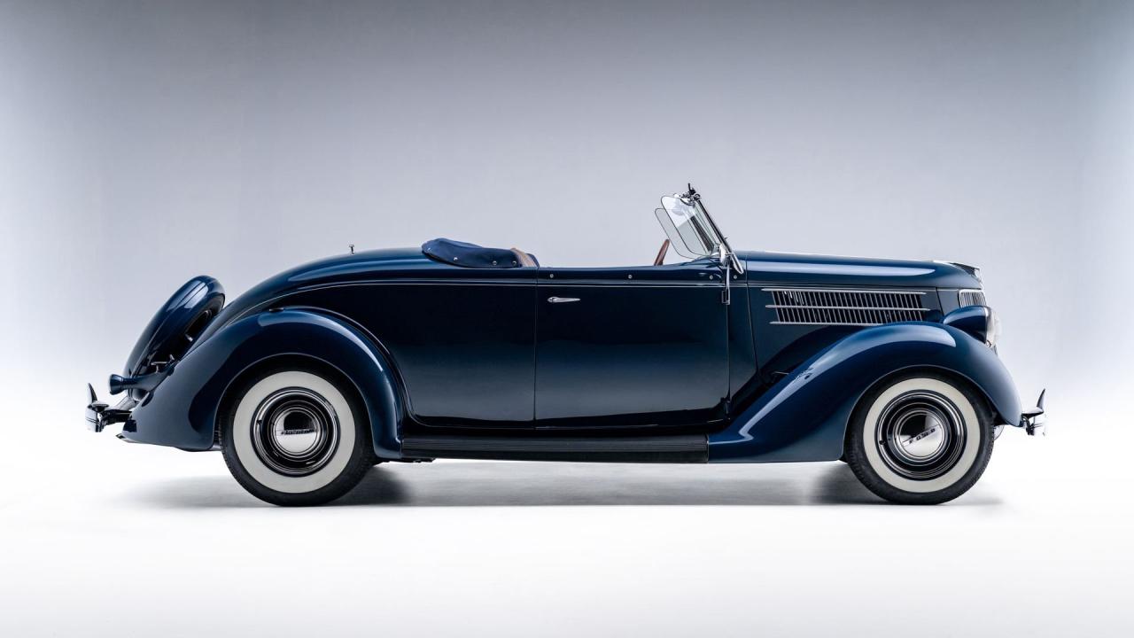1936 Ford V8 De Luxe Roadster