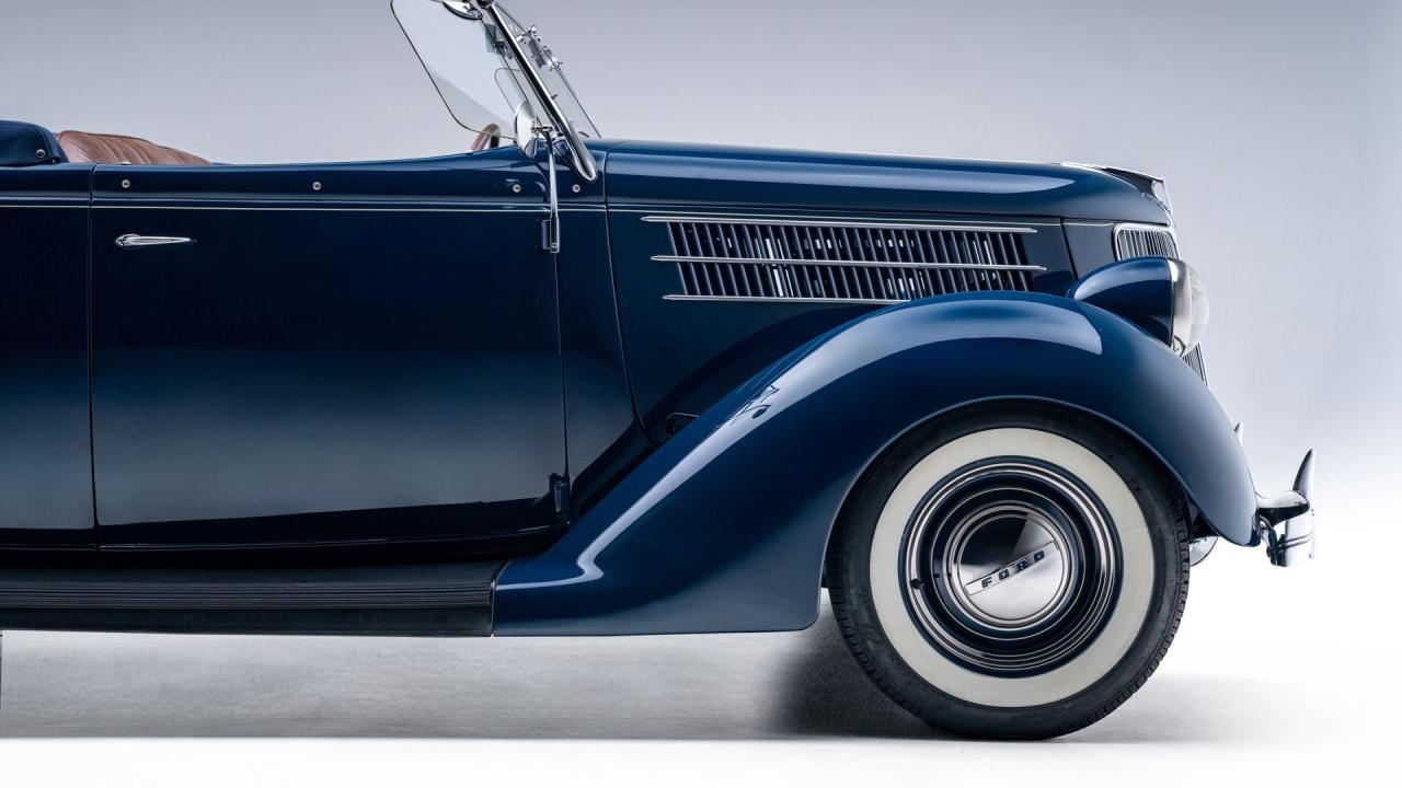 1936 Ford V8 De Luxe Roadster