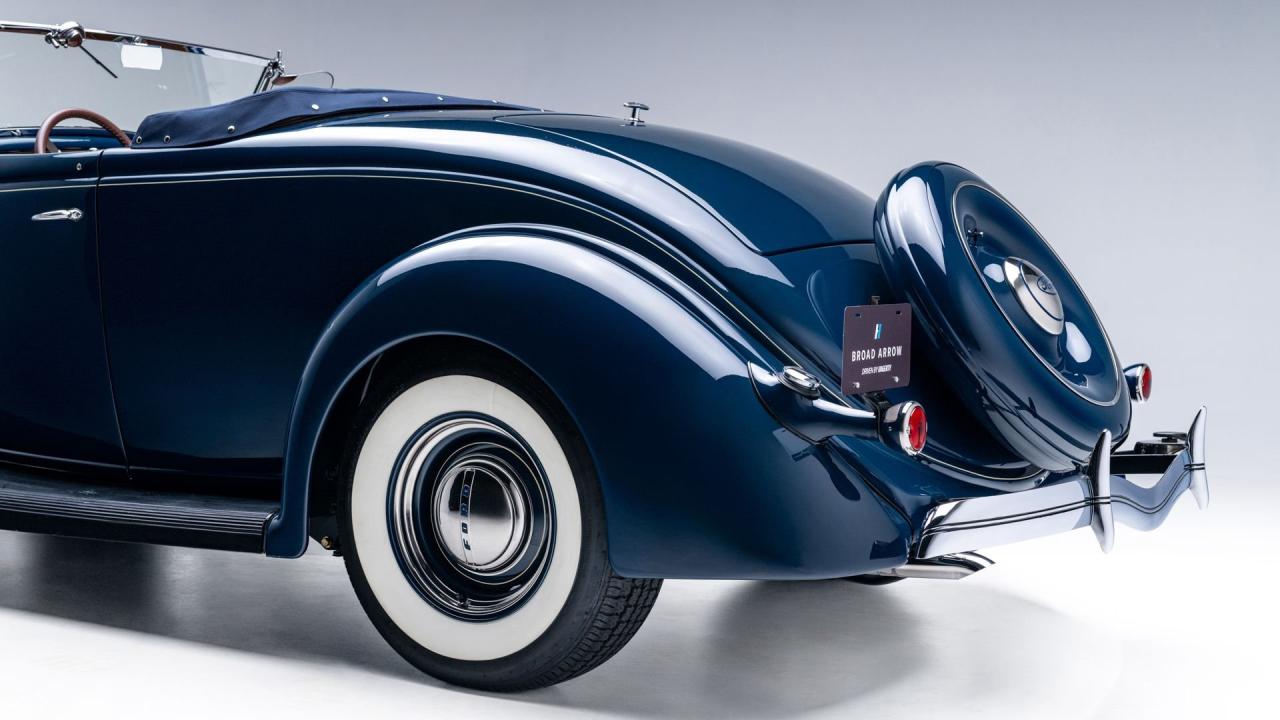 1936 Ford V8 De Luxe Roadster