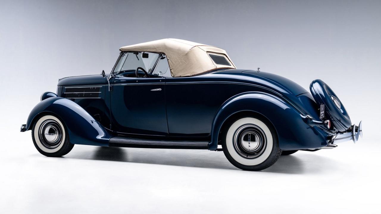 1936 Ford V8 De Luxe Roadster