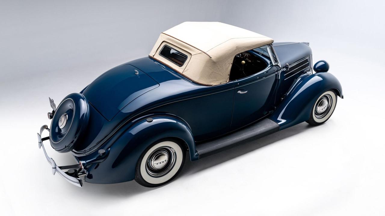1936 Ford V8 De Luxe Roadster