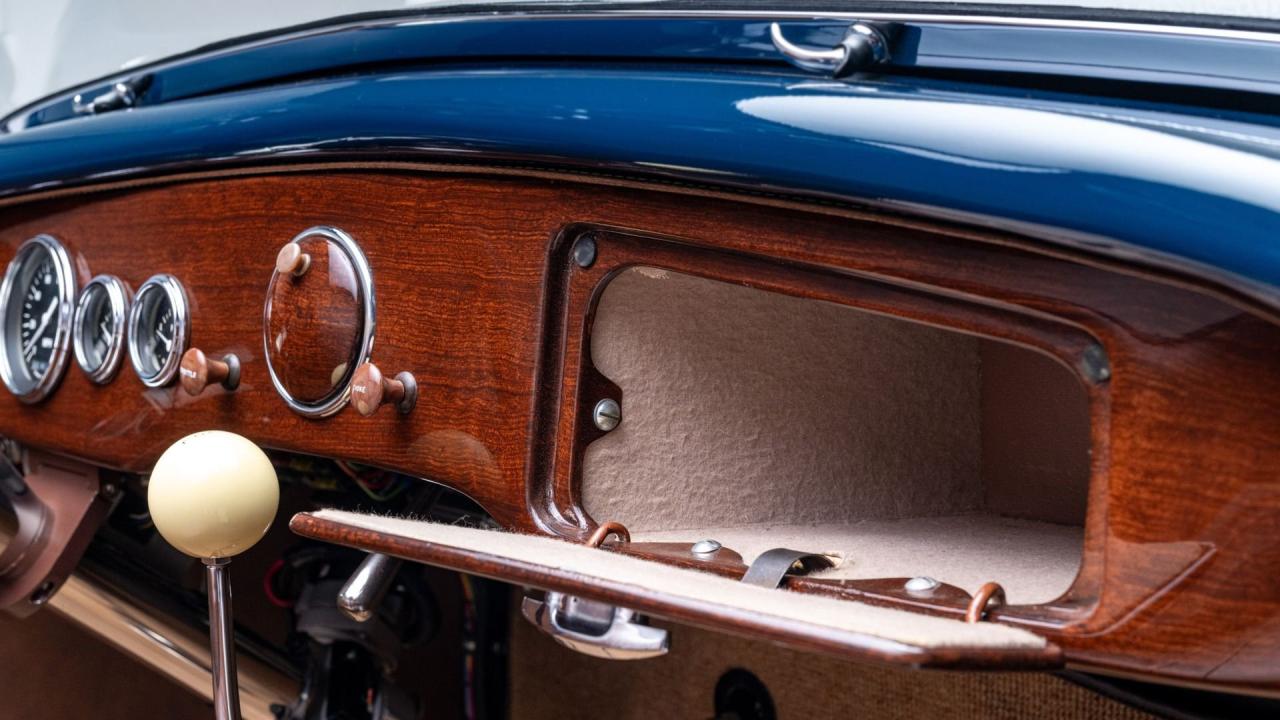 1936 Ford V8 De Luxe Roadster