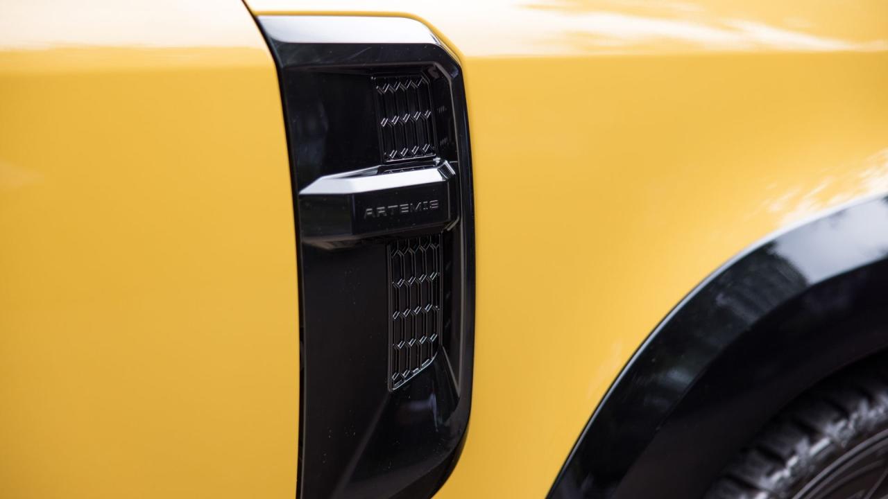 2026 Land Rover Defender 110 Trophy Edition "Artemis K2"