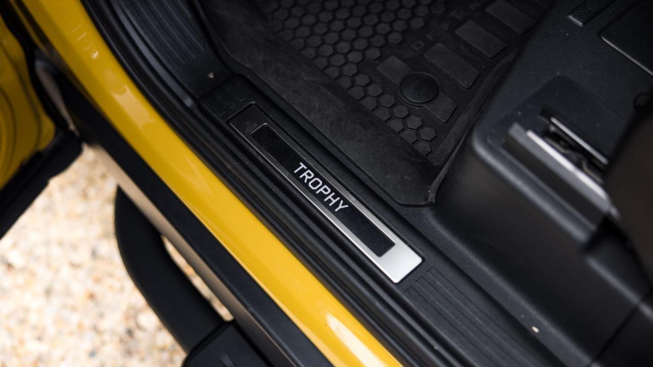 2026 Land Rover Defender 110 Trophy Edition "Artemis K2"
