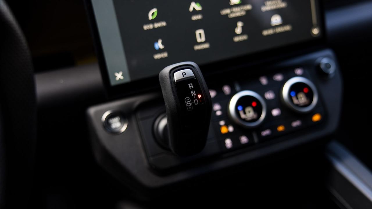 2026 Land Rover Defender 110 Trophy Edition "Artemis K2"