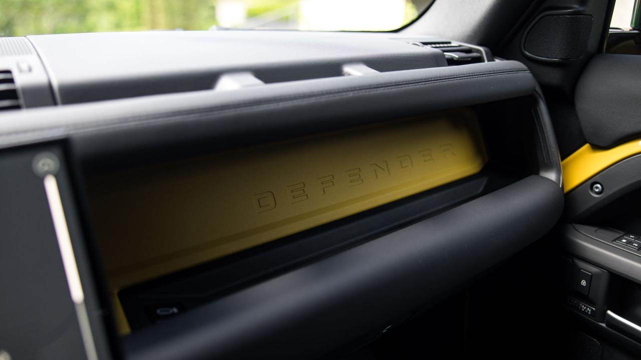 2026 Land Rover Defender 110 Trophy Edition "Artemis K2"