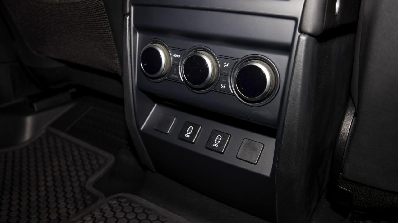 2026 Land Rover Defender 110 Trophy Edition "Artemis K2"
