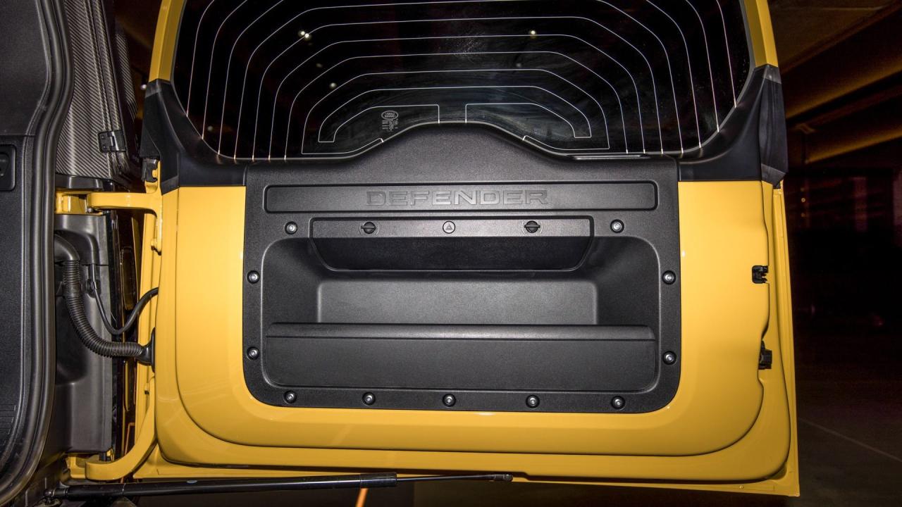 2026 Land Rover Defender 110 Trophy Edition "Artemis K2"