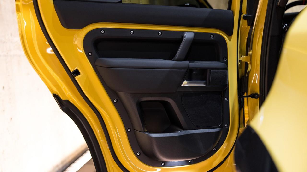 2026 Land Rover Defender 110 Trophy Edition "Artemis K2"