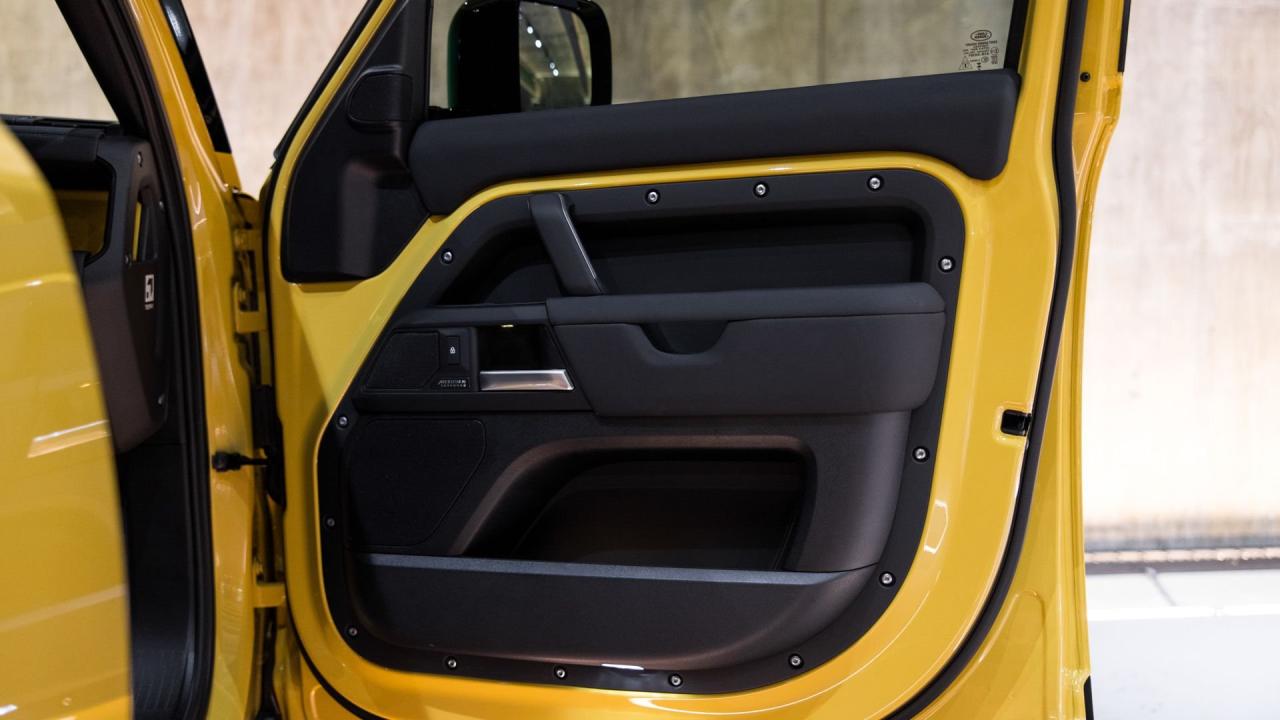 2026 Land Rover Defender 110 Trophy Edition "Artemis K2"