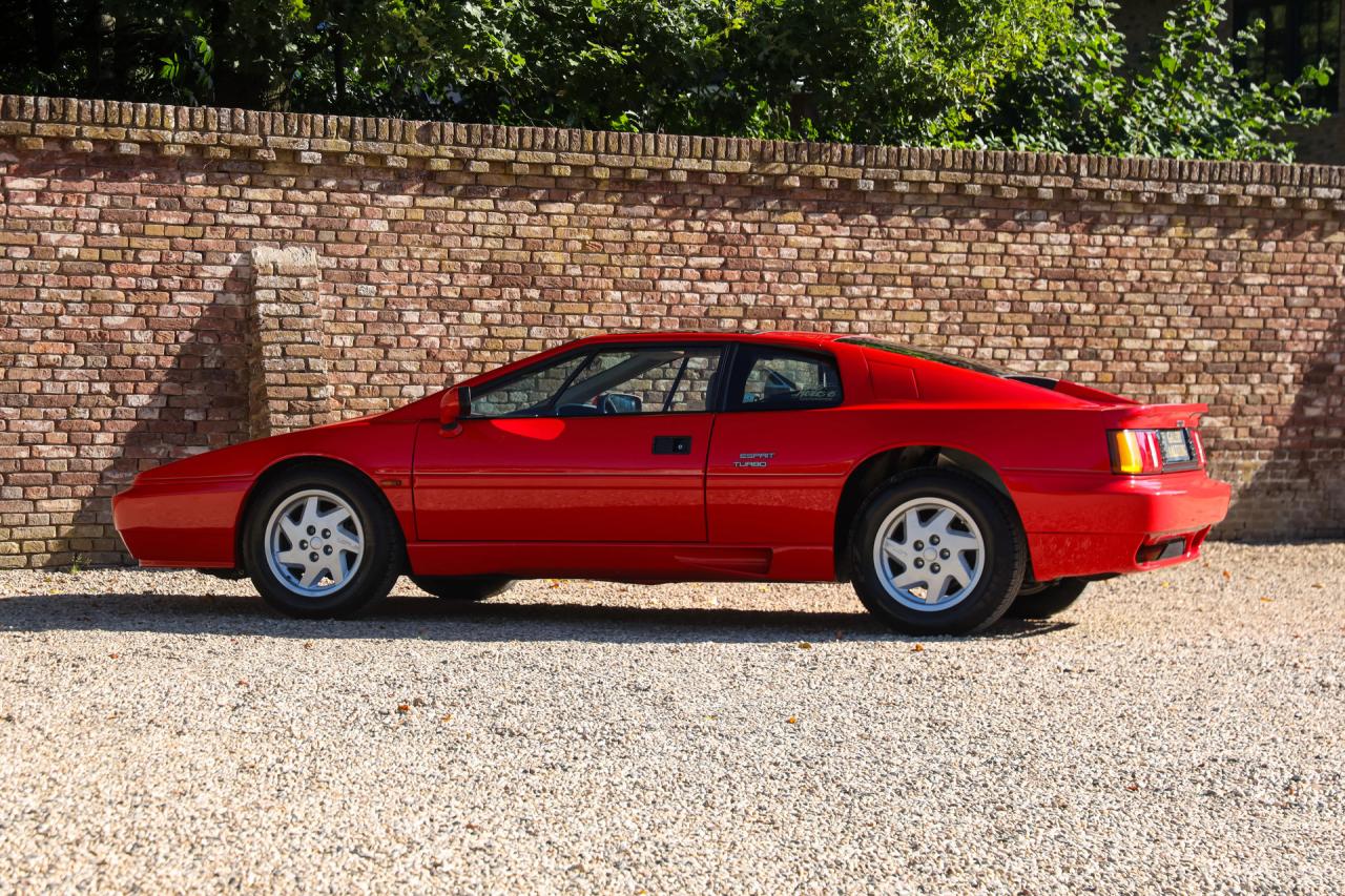 1992 Lotus Esprit S Turbo &ldquo;with the Targa sunroof&rdquo; RHD