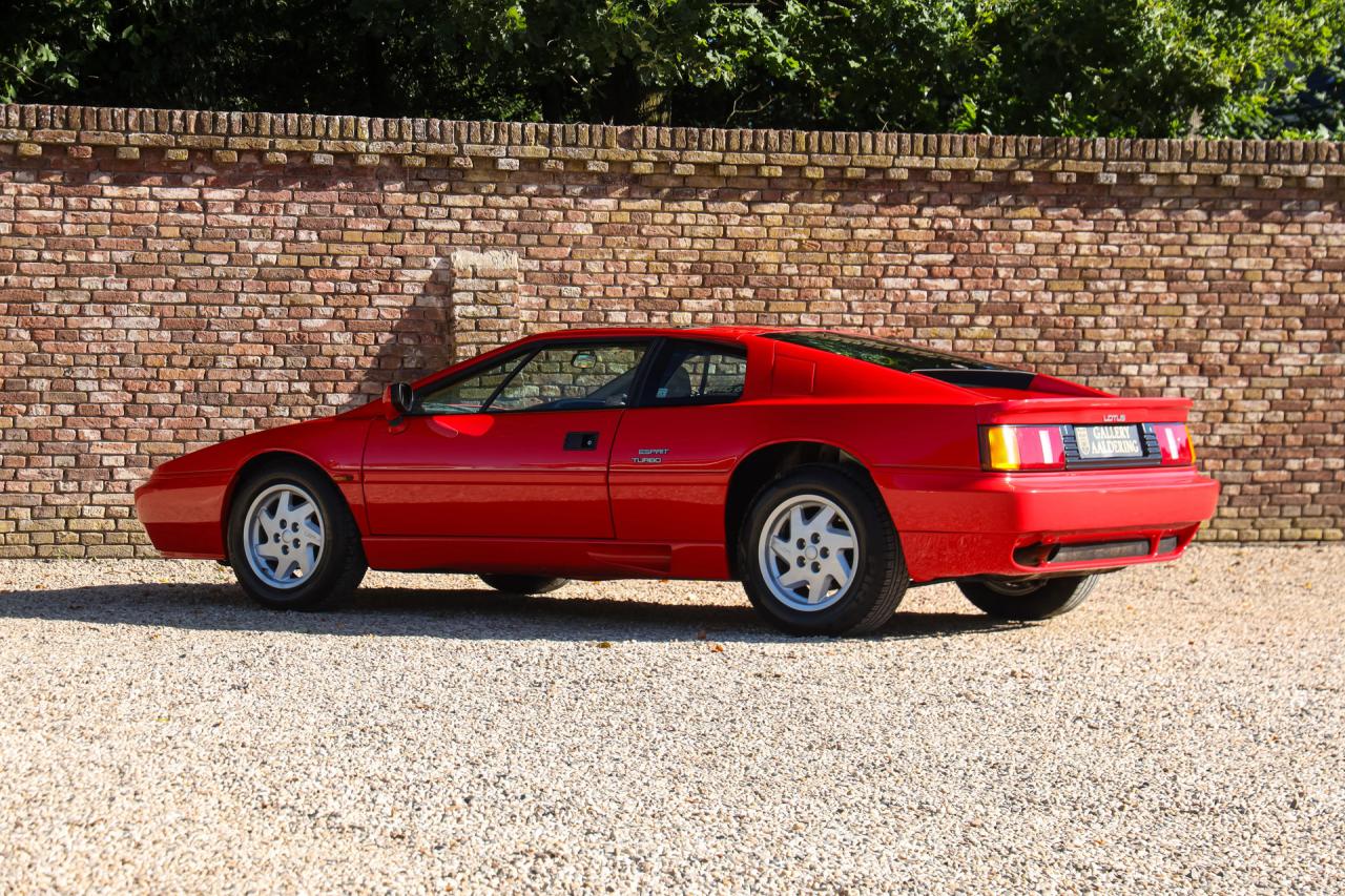 1992 Lotus Esprit S Turbo &ldquo;with the Targa sunroof&rdquo; RHD