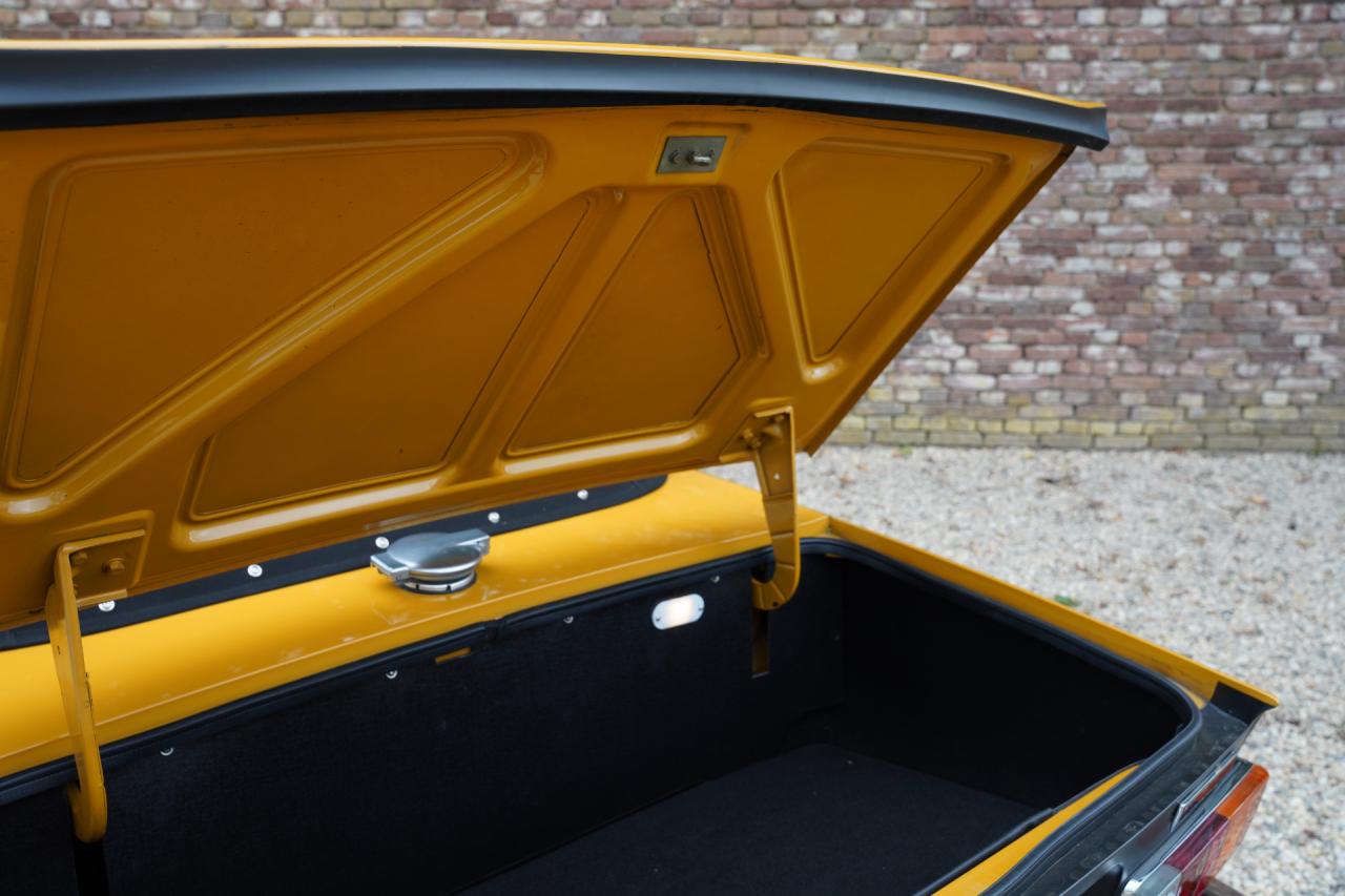 1971 Triumph TR6 Overdrive &ldquo;Saffron Yellow&rdquo; Triple Weber version
