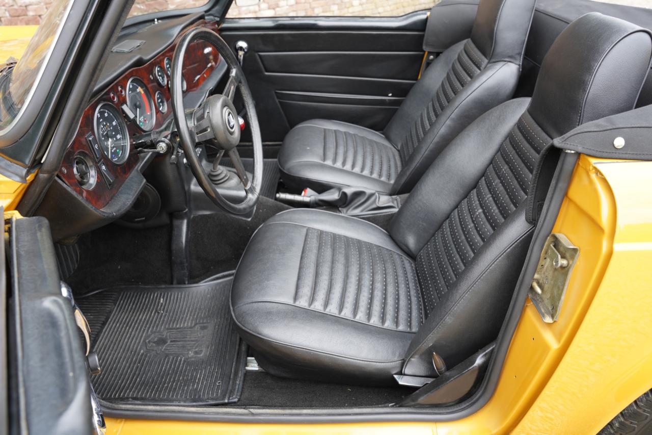 1971 Triumph TR6 Overdrive &ldquo;Saffron Yellow&rdquo; Triple Weber version