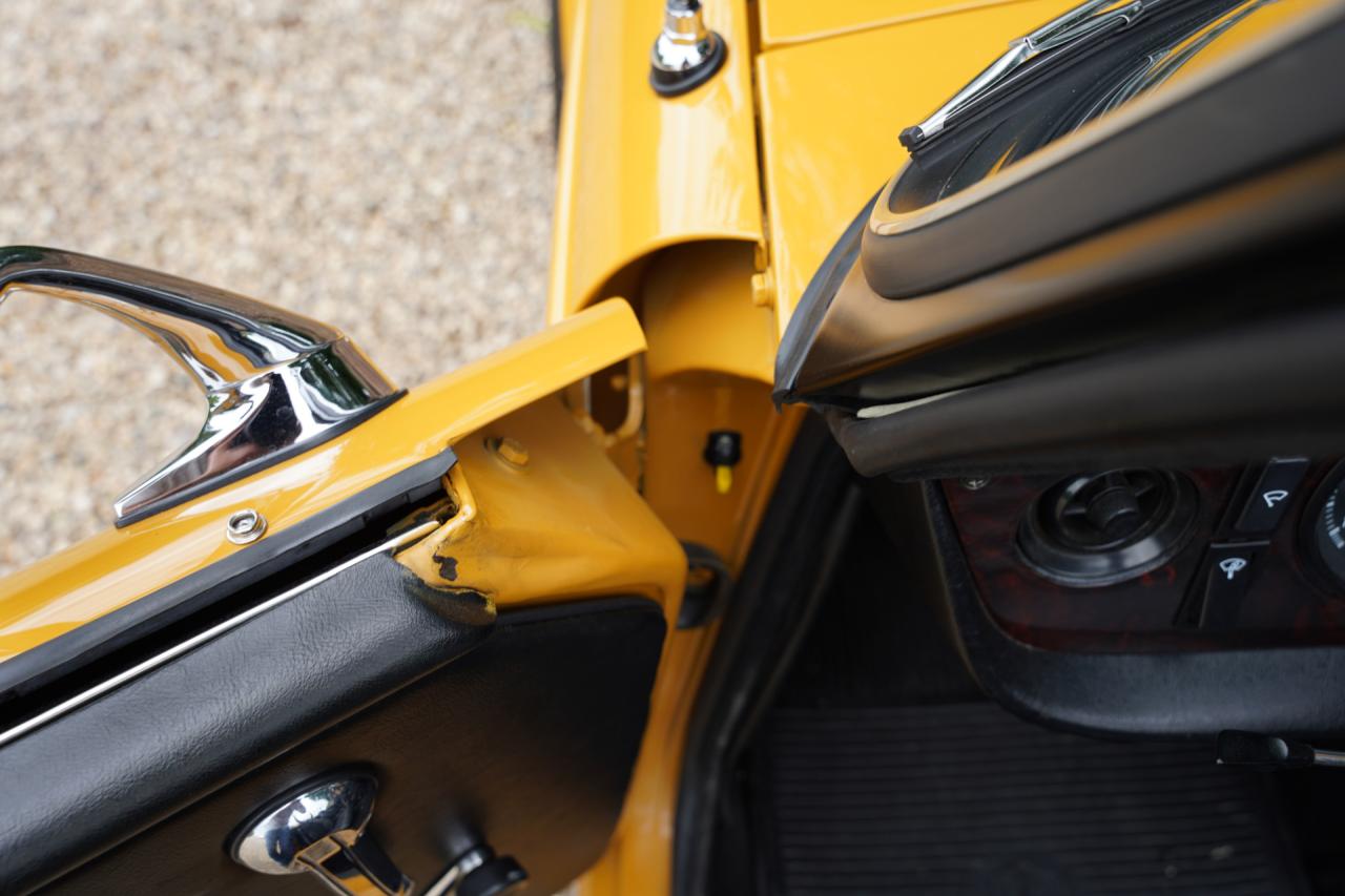 1971 Triumph TR6 Overdrive &ldquo;Saffron Yellow&rdquo; Triple Weber version