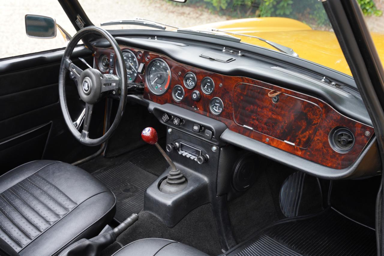 1971 Triumph TR6 Overdrive &ldquo;Saffron Yellow&rdquo; Triple Weber version