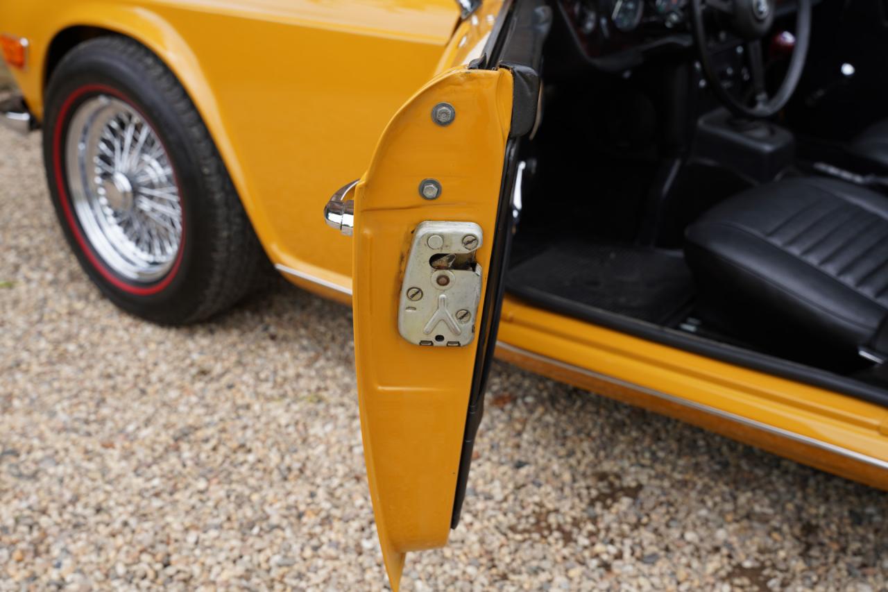 1971 Triumph TR6 Overdrive &ldquo;Saffron Yellow&rdquo; Triple Weber version