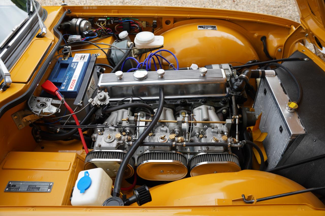 1971 Triumph TR6 Overdrive &ldquo;Saffron Yellow&rdquo; Triple Weber version