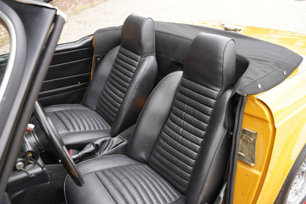 1971 Triumph TR6 Overdrive &ldquo;Saffron Yellow&rdquo; Triple Weber version
